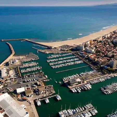 דירה Marina